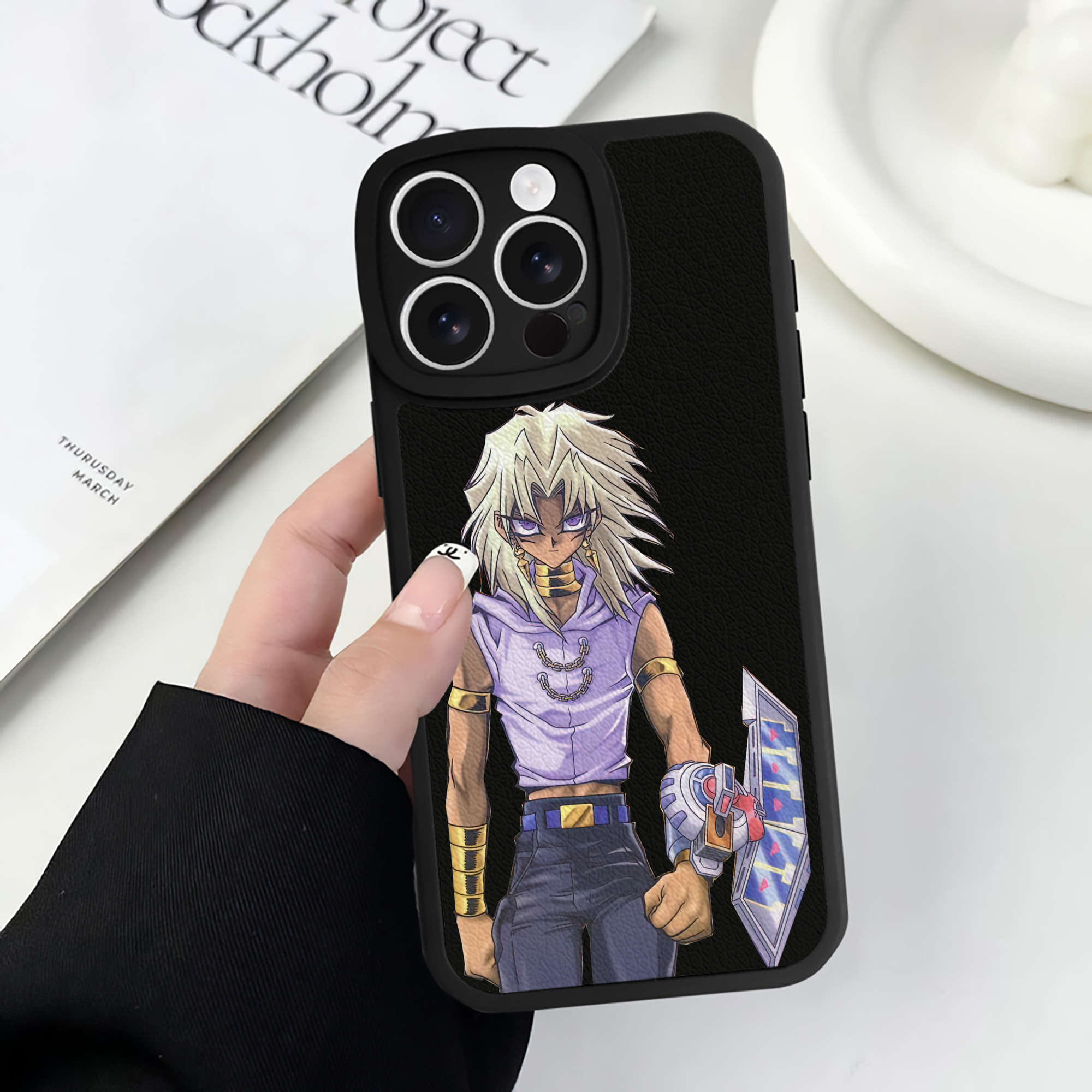（画像用） 遊☆戯☆王 Yu-Gi-Oh! 【iPhone 16シリーズ対応】シリコンスマホケース（レザー調） 材質：シリコン